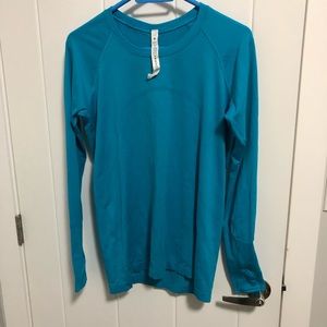 Excellent condition, size tag still on!